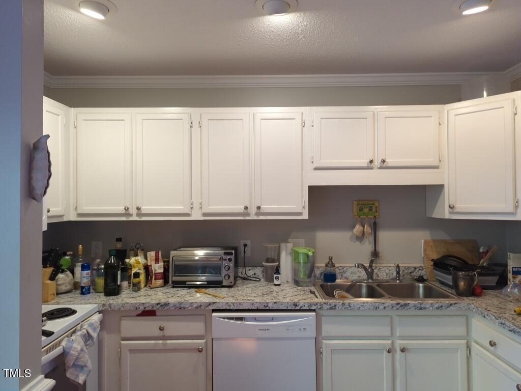 300 W Woodcroft Parkway - Photo 2