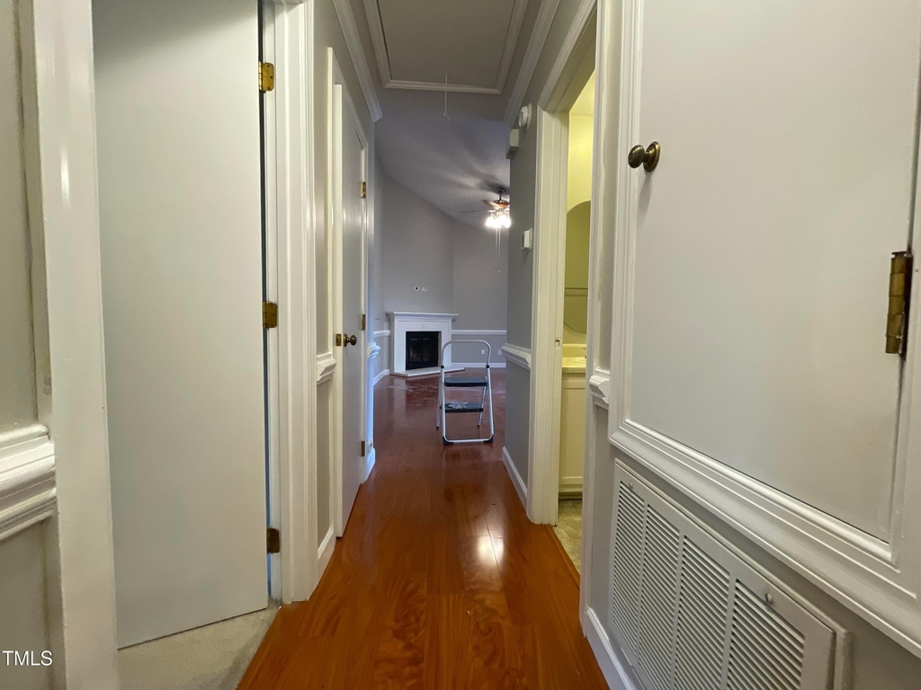 300 W Woodcroft Parkway - Photo 6