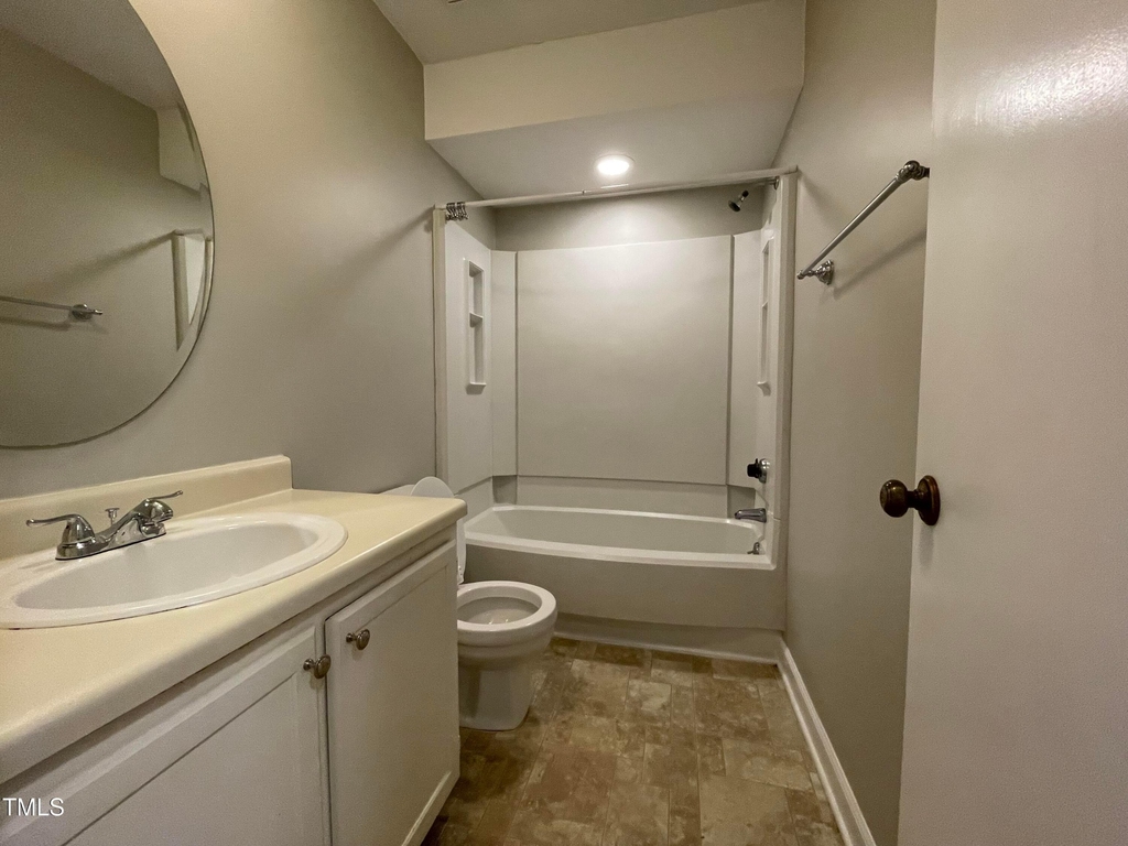 300 W Woodcroft Parkway - Photo 8