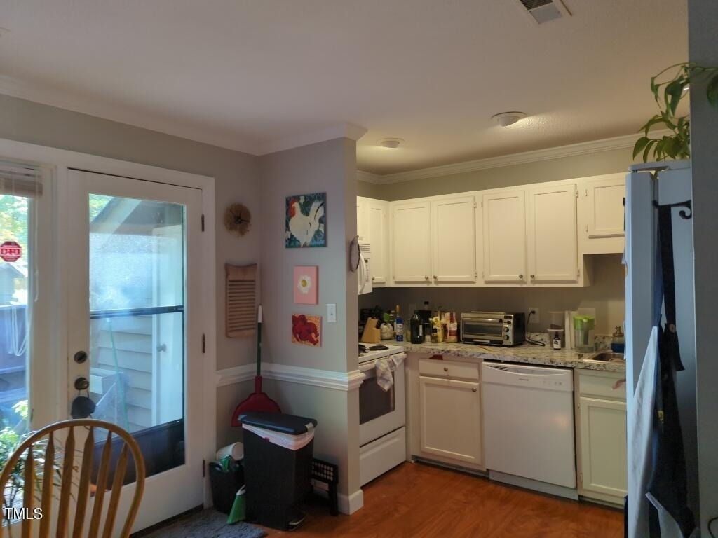 300 W Woodcroft Parkway - Photo 3