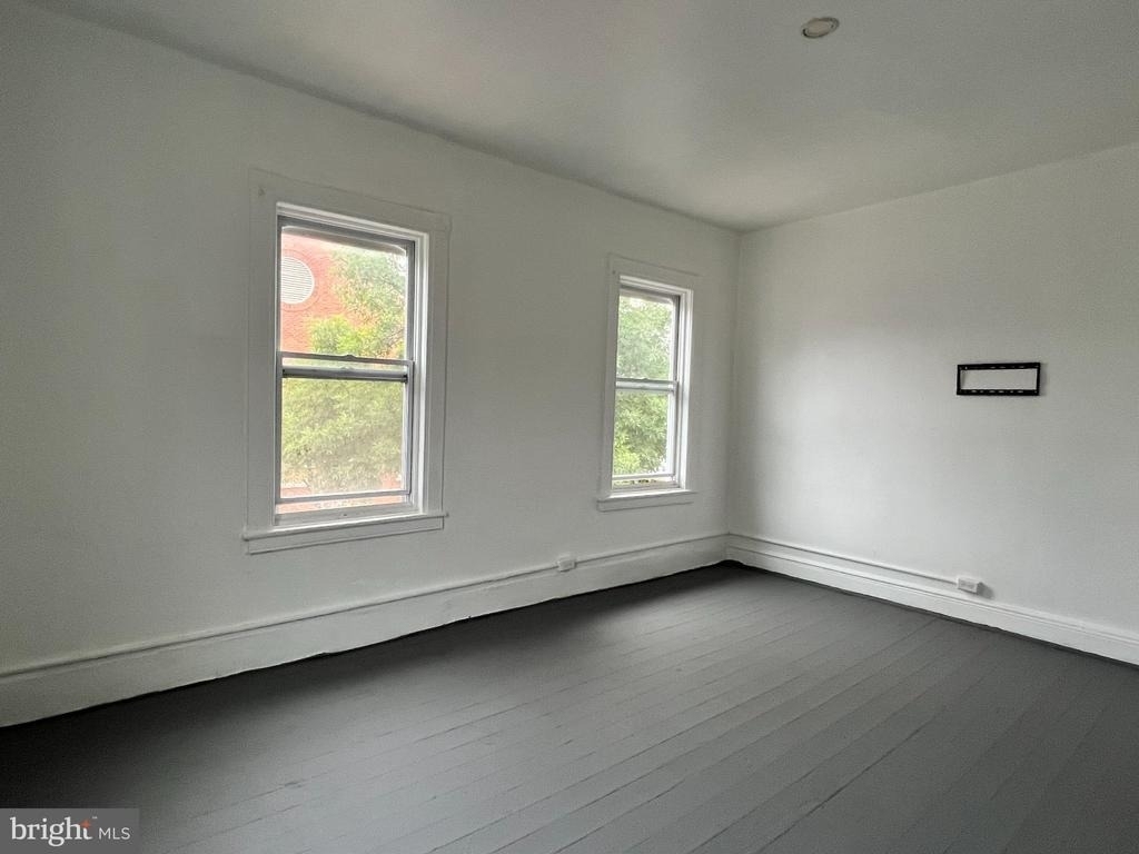 148 E Washington Street - Photo 8