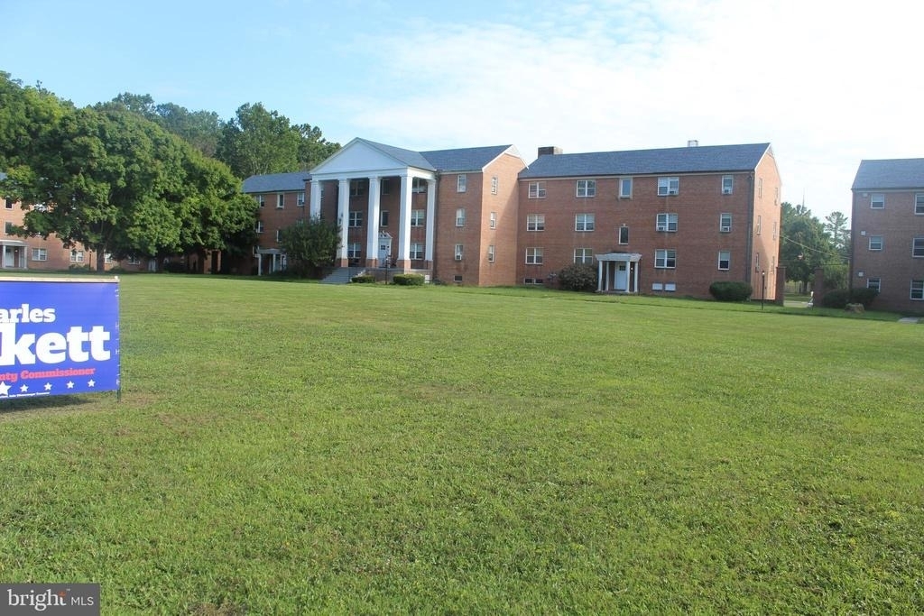 300 Northern Avenue - Photo 2