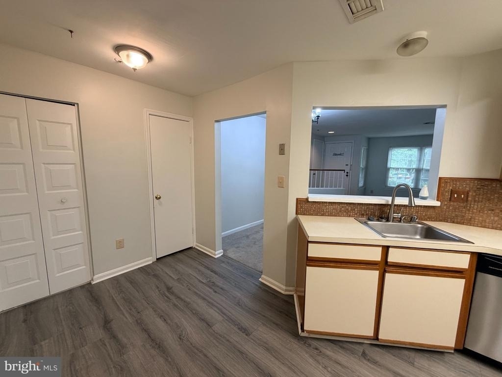 4834 Brookstone Terrace - Photo 9