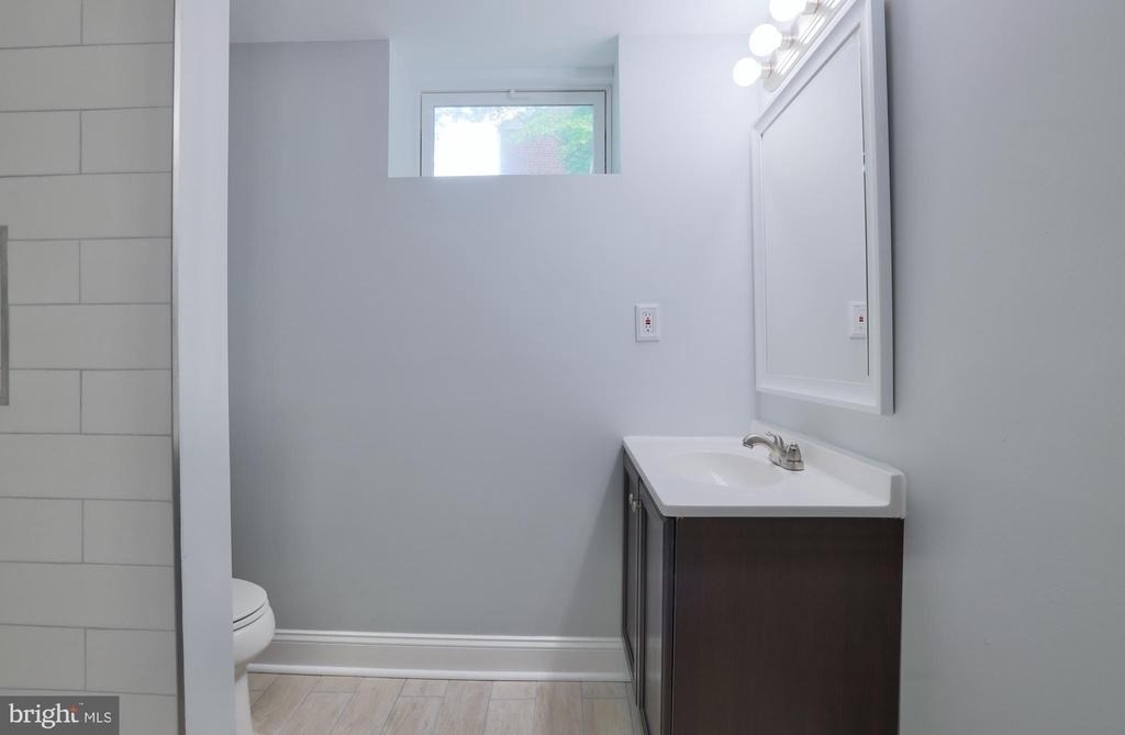 5303 62nd Avenue - Photo 14