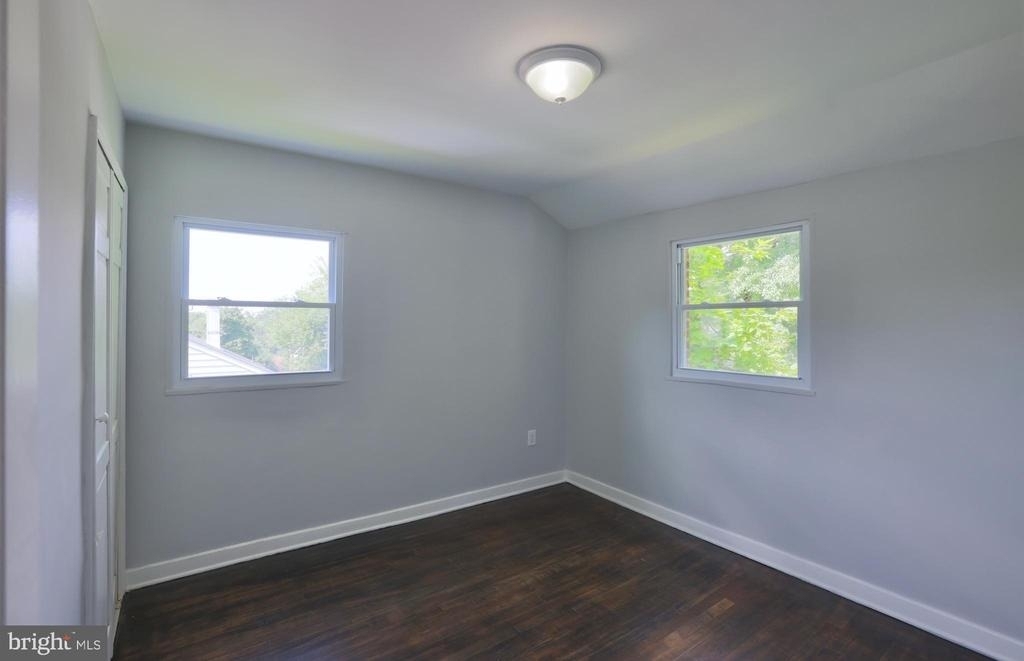 5303 62nd Avenue - Photo 11