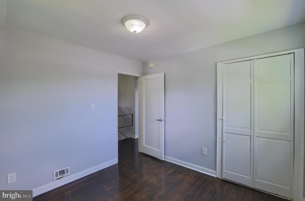 5303 62nd Avenue - Photo 10