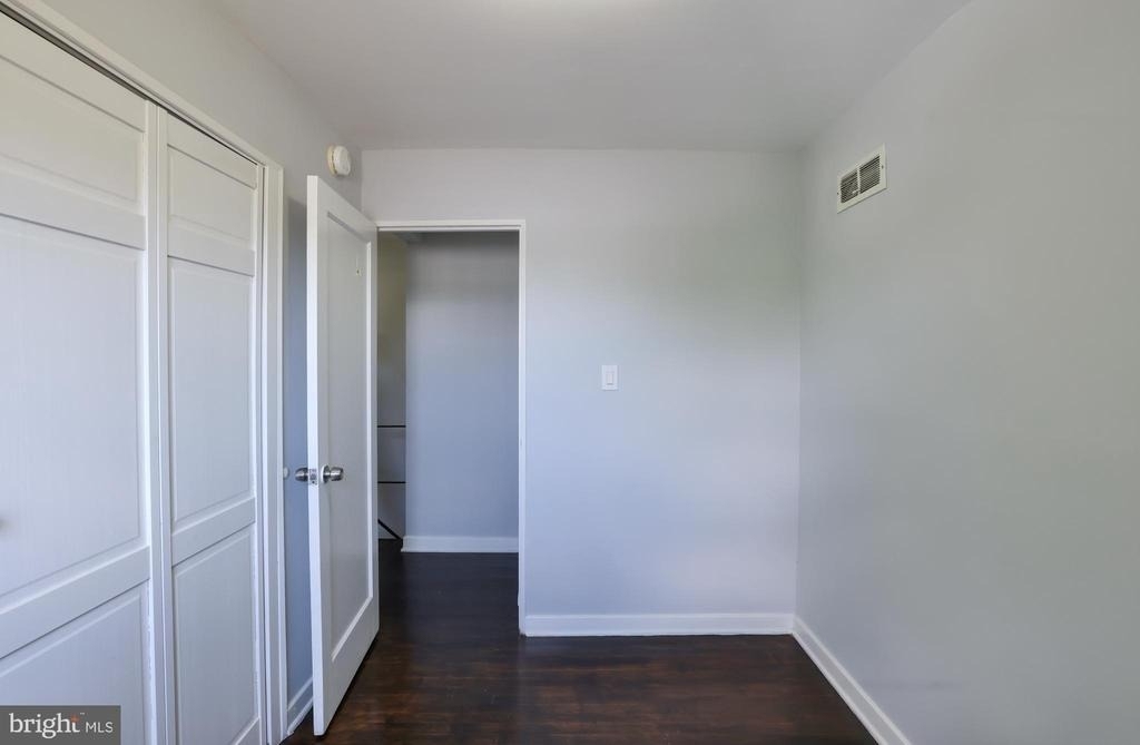 5303 62nd Avenue - Photo 9