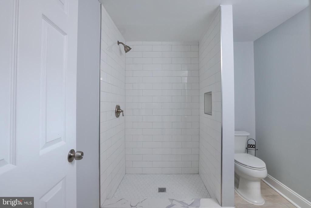 5303 62nd Avenue - Photo 16
