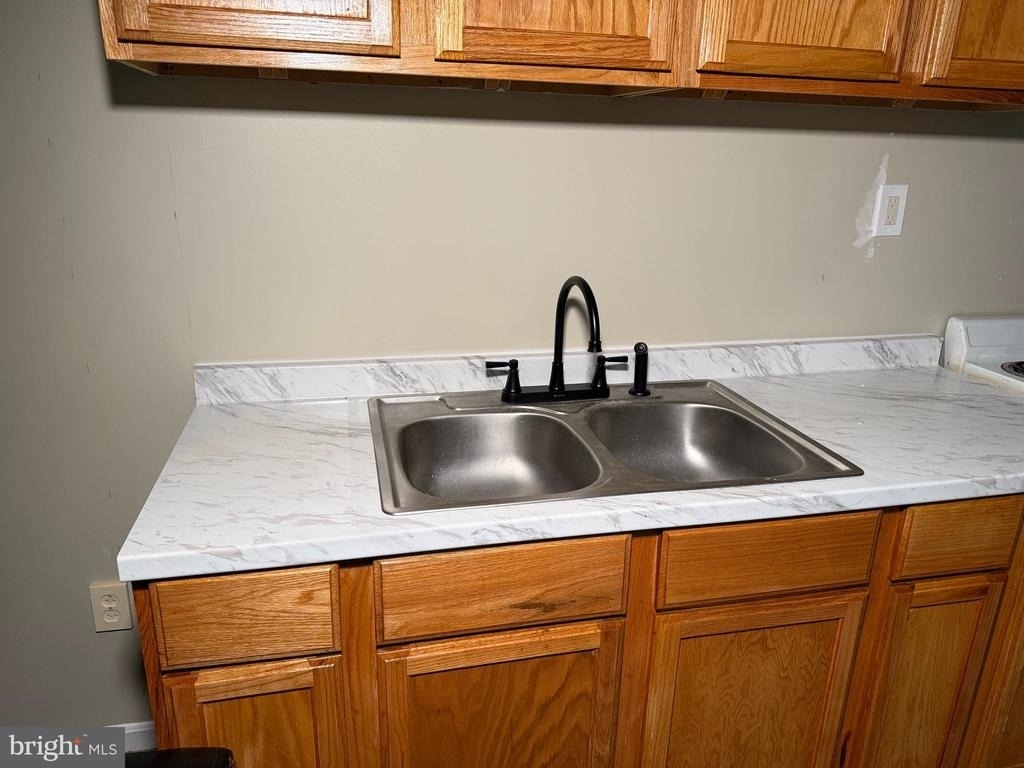 853 Faraway Court - Photo 9
