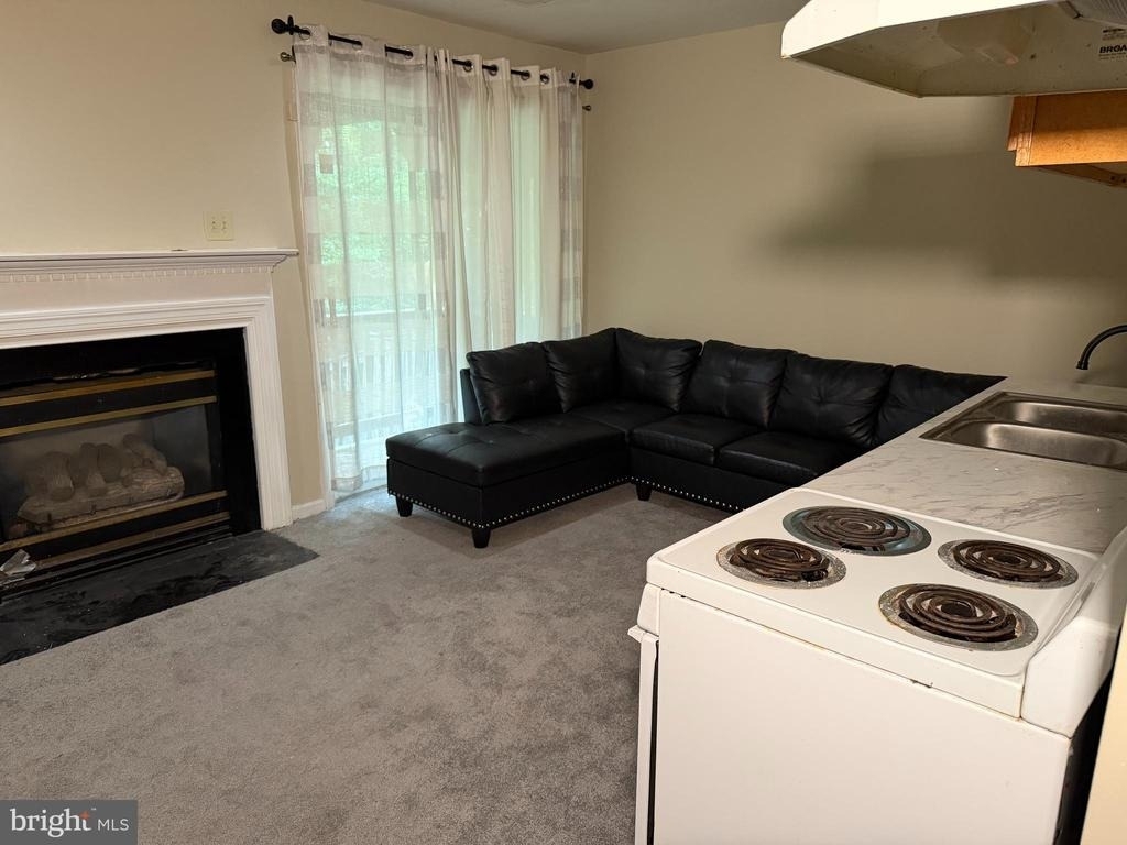 853 Faraway Court - Photo 3