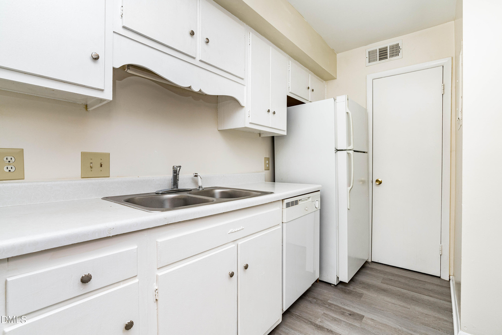 1232 Teakwood Place - Photo 4