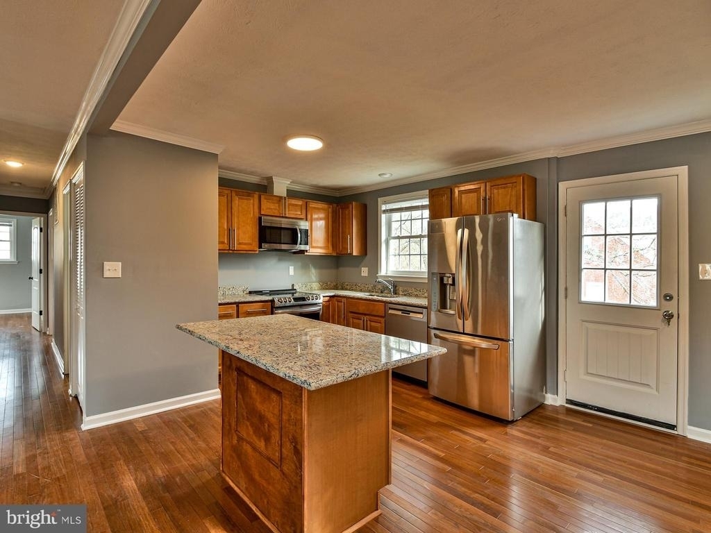 6308 Larwin Drive - Photo 4