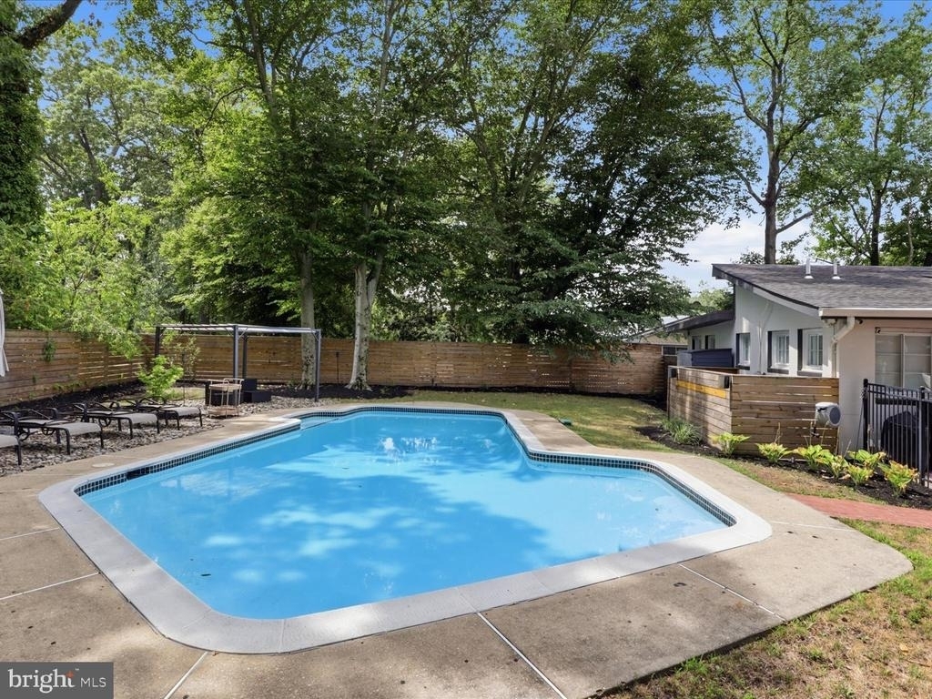 6410 Bushey Drive - Photo 8