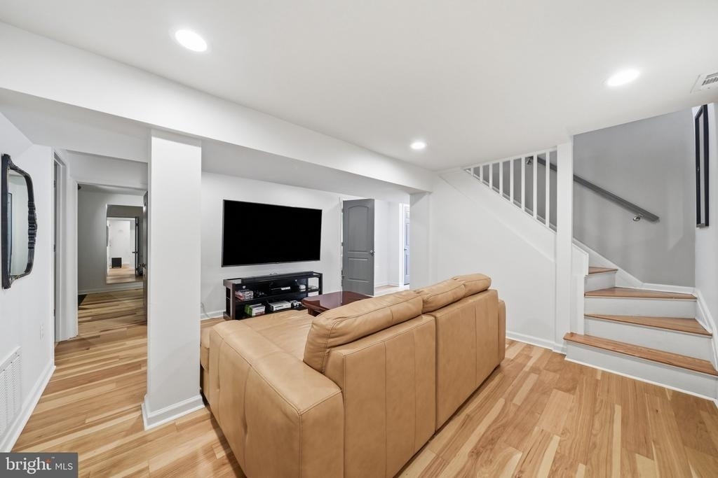 6410 Bushey Drive - Photo 32