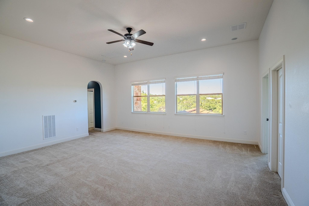 121 Feritti Dr - Photo 14