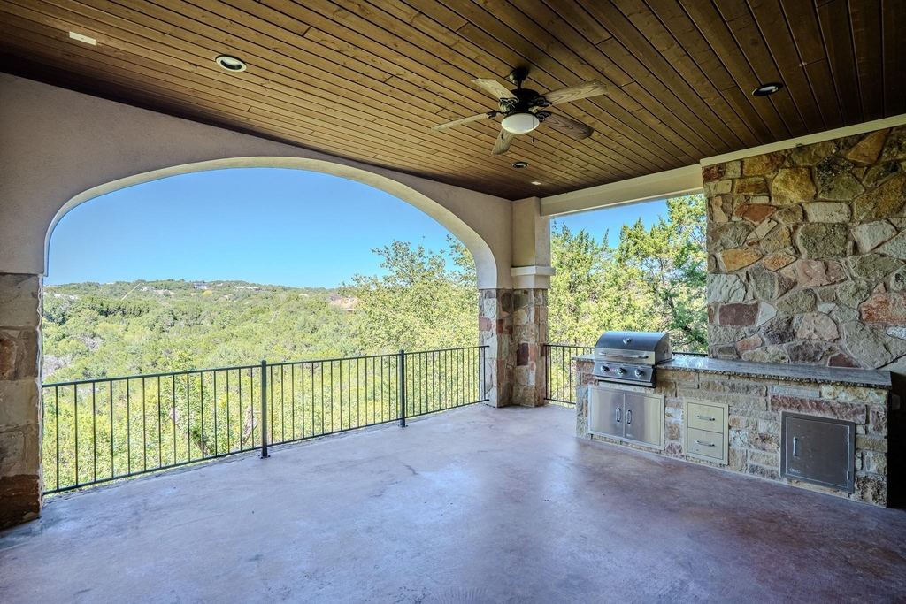 121 Feritti Dr - Photo 25