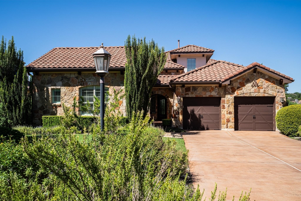 121 Feritti Dr - Photo 1