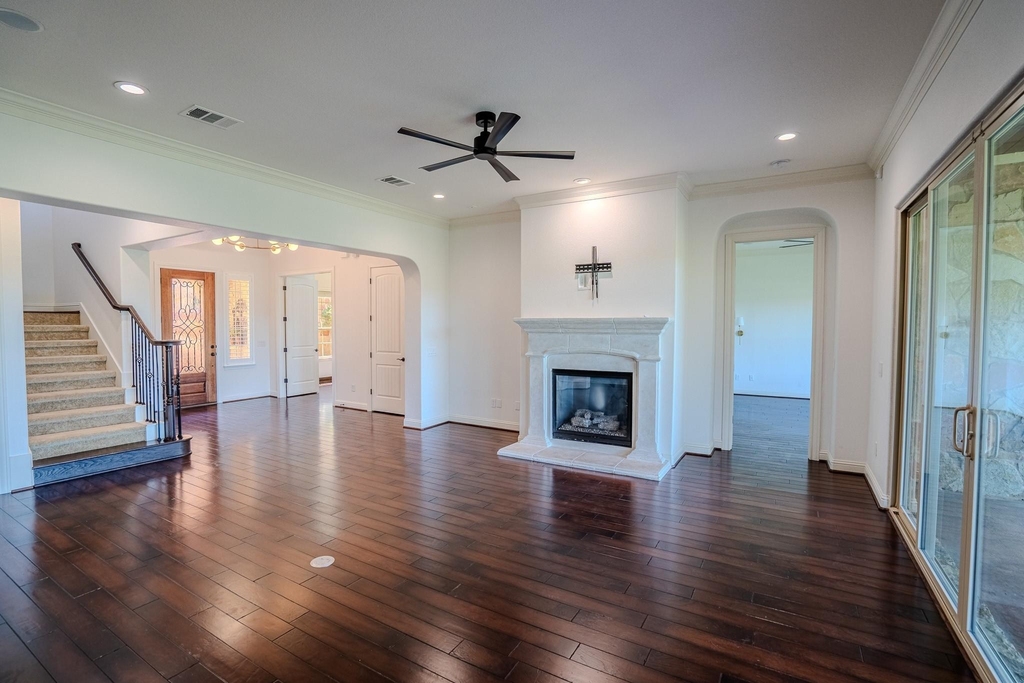 121 Feritti Dr - Photo 10