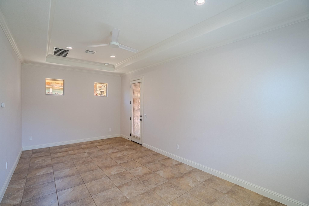 121 Feritti Dr - Photo 28