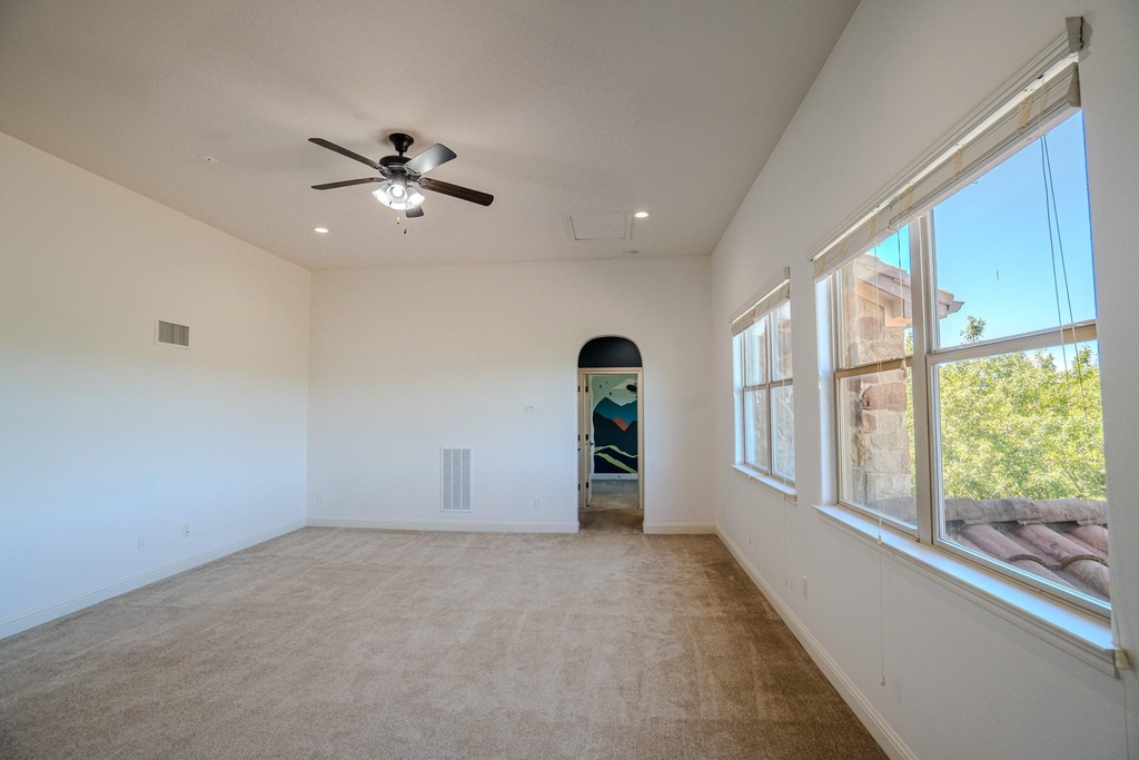 121 Feritti Dr - Photo 15
