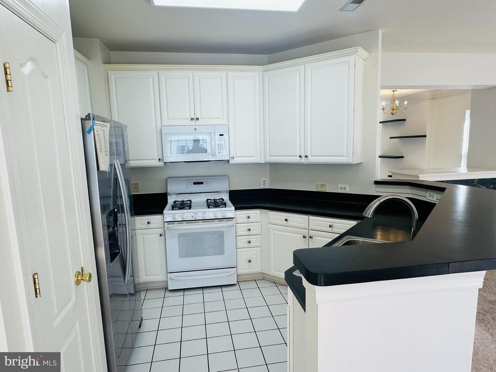 262 Fountain Green Lane - Photo 5
