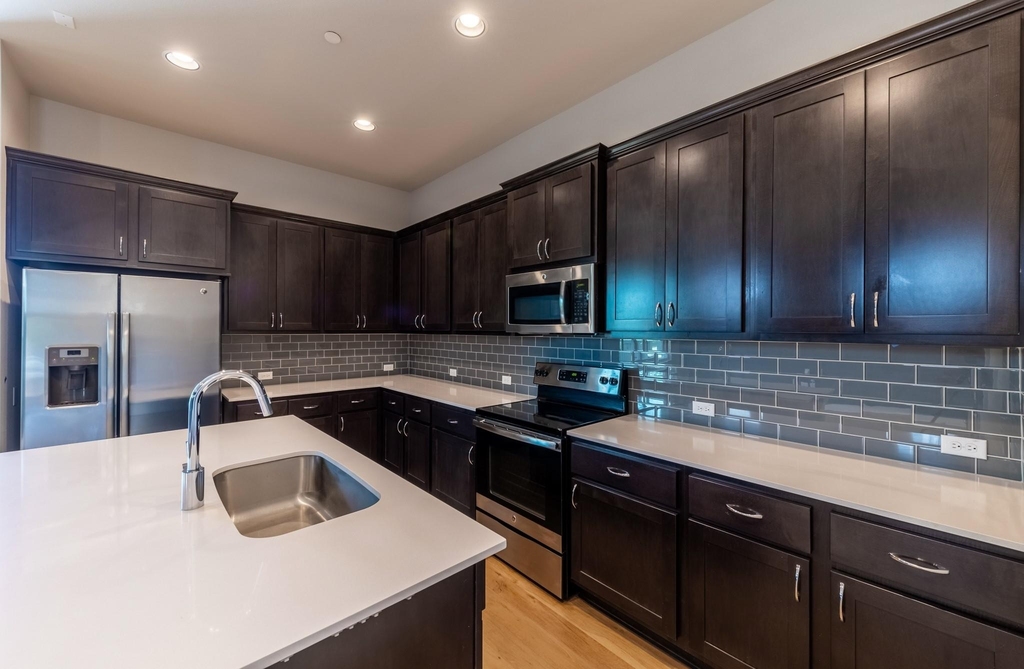 3108 E 51st St - Photo 6