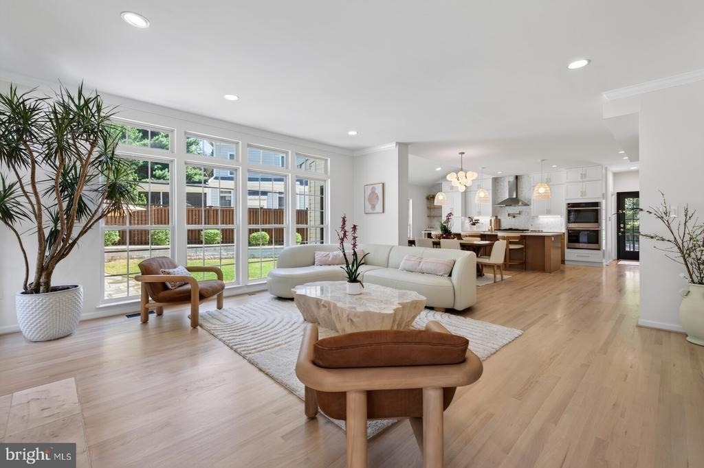 5811 Johnson Avenue - Photo 8