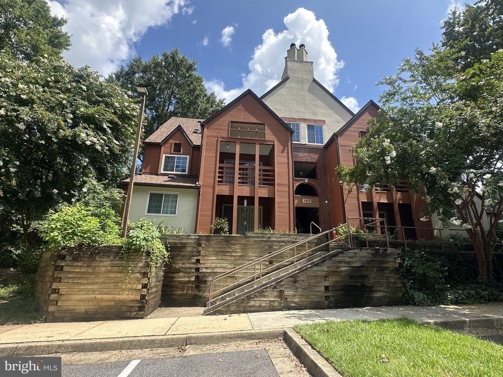 4916 Columbia Road - Photo 0