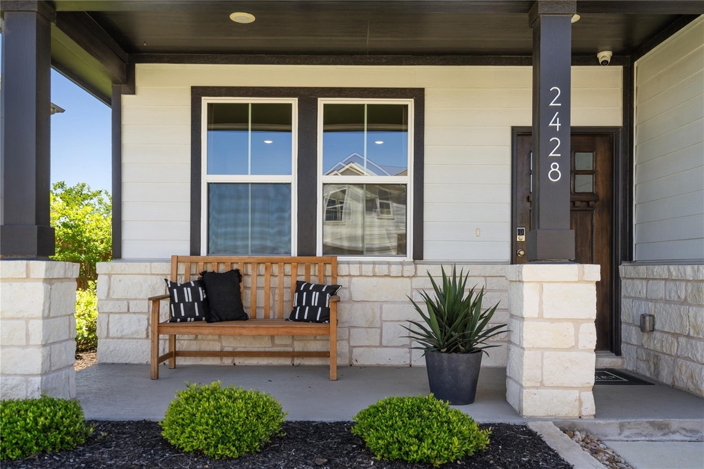 2428 Ekvall Dr - Photo 2