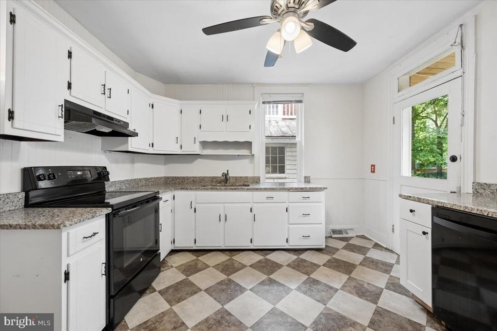 346 Madison Street - Photo 7