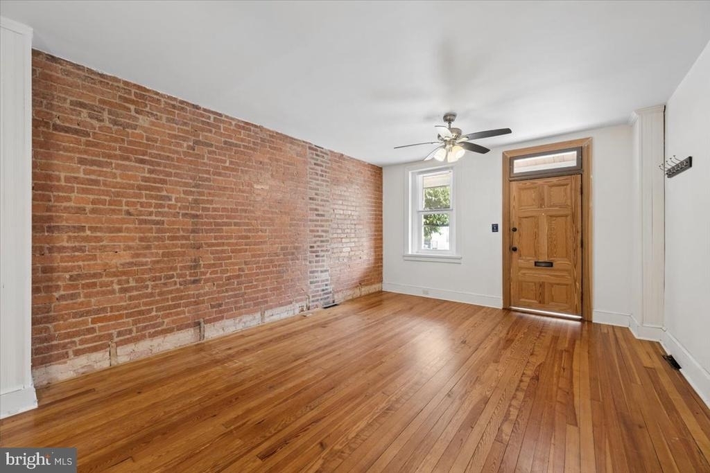 346 Madison Street - Photo 2