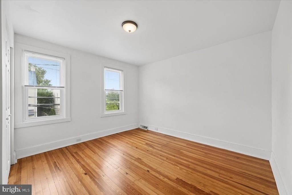 346 Madison Street - Photo 10
