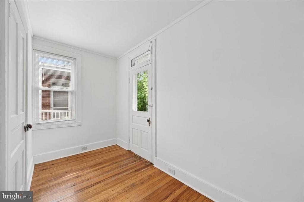 346 Madison Street - Photo 16