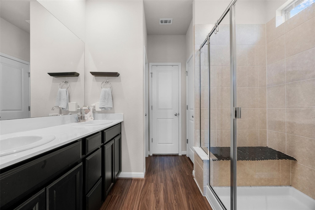 718 Sassafras St - Photo 14