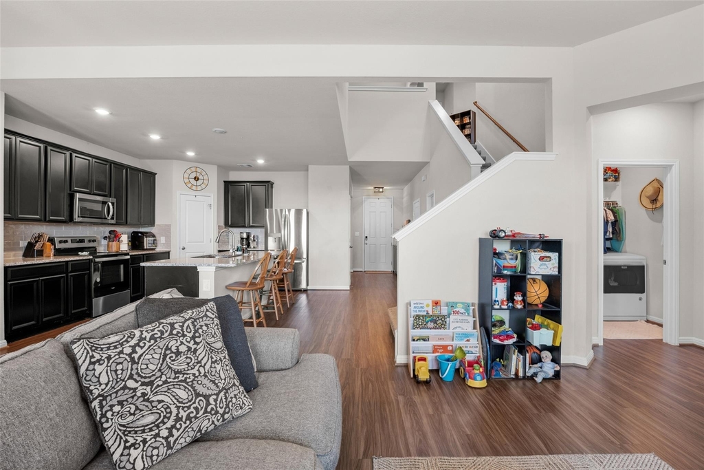 718 Sassafras St - Photo 9