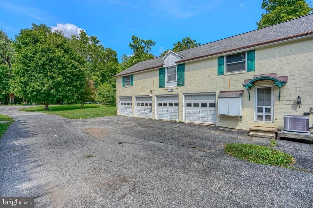 1703 Roland Avenue - Photo 2