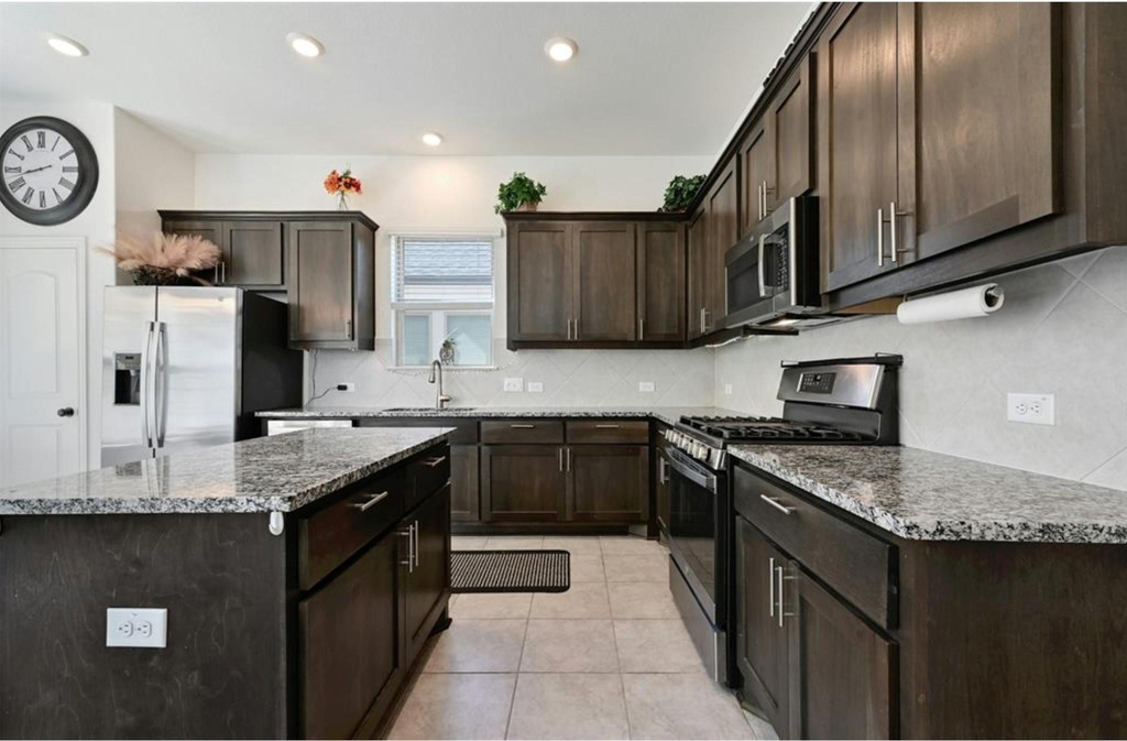 12613 Stanford Dr - Photo 2