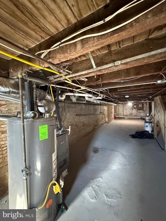 2424 E Chase Street - Photo 32