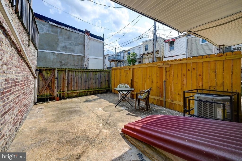 2103 E Madison Street - Photo 19