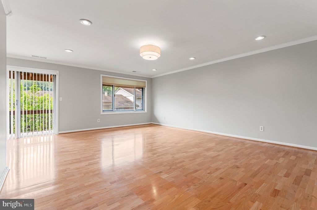 8 Cross Keys Road - Photo 5
