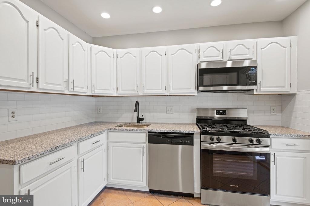 8 Cross Keys Road - Photo 15