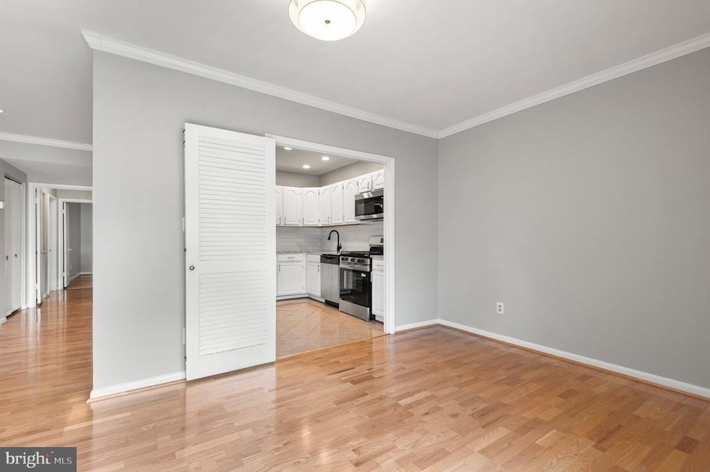 8 Cross Keys Road - Photo 12
