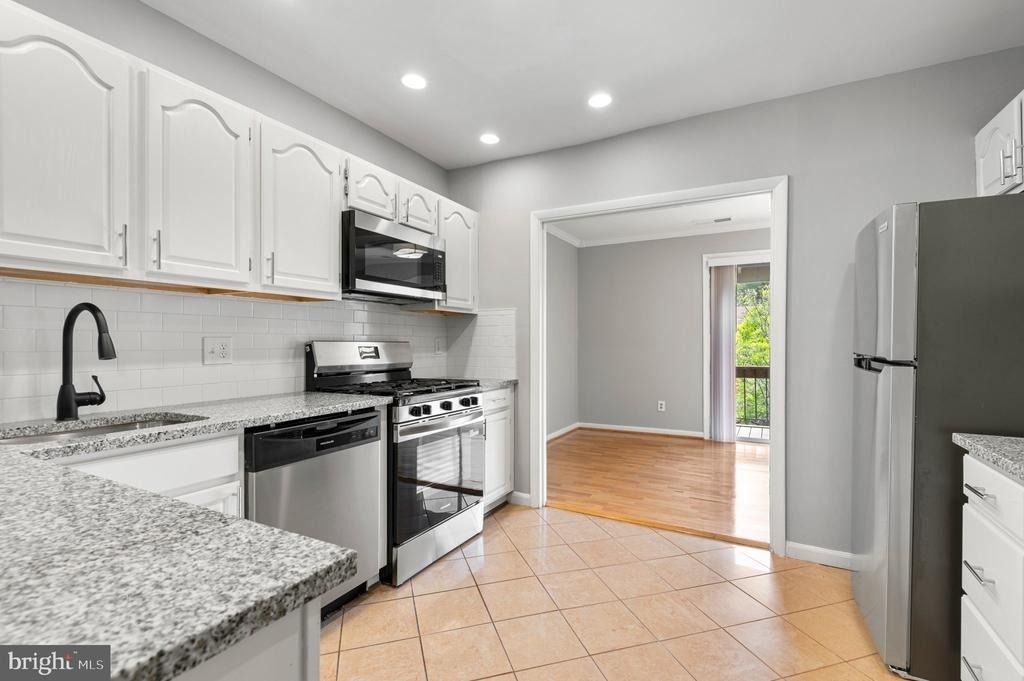 8 Cross Keys Road - Photo 13