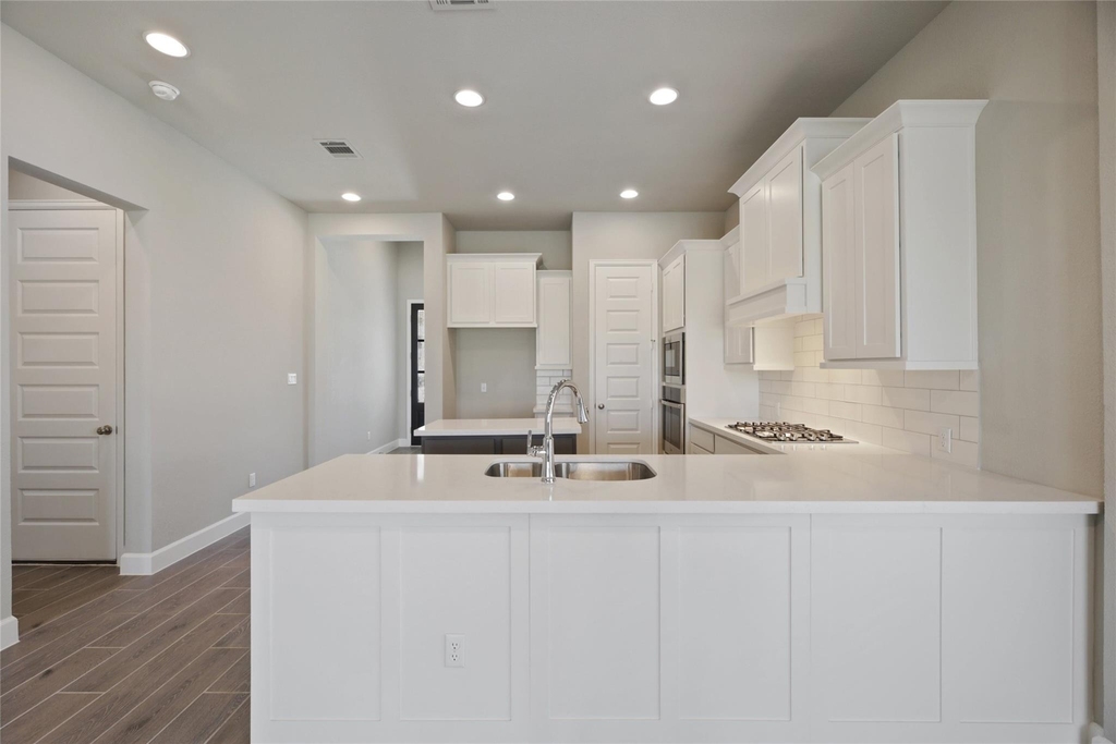 104 Chinaberry Bnd - Photo 7