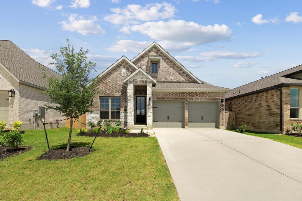 104 Chinaberry Bnd - Photo 0