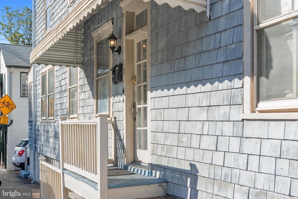 101 Charles Street - Photo 1