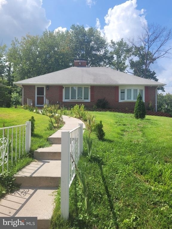 409 Phelps Avenue - Photo 0