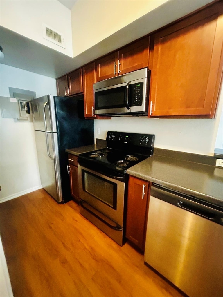 6804 N Capital Of Texas Highway - Photo 10