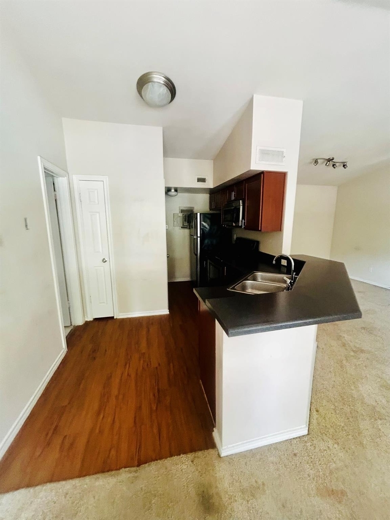 6804 N Capital Of Texas Highway - Photo 8