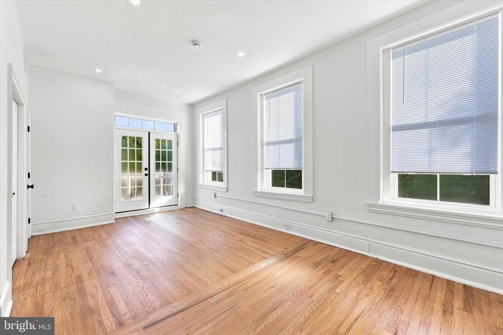 1412 Delaware Avenue - Photo 11